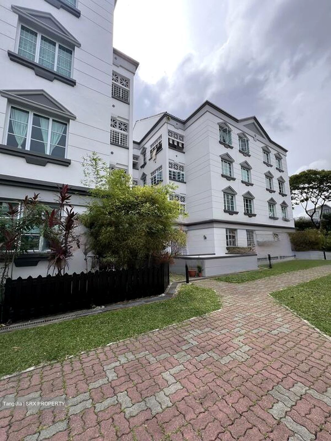 Villa De West (D5), Condominium #460941801